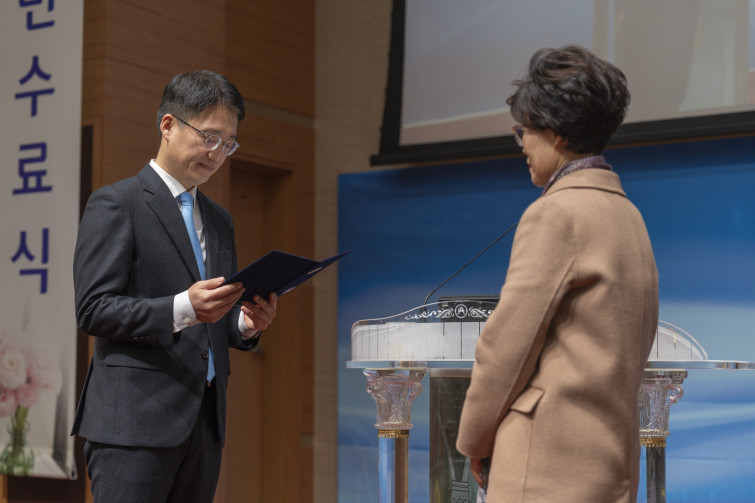 YTo1ODp7czo4OiJGaWxlTmFtZSI7czo0MDoiZjEyYmIyZmMtY2I4NS00MDM2LWJhMTctMTlmN2Y1ZTc2ZDI0LmpwZyI7czoxMjoiRmlsZURhdGVUaW1lIjtpOjE3Njg4ODY1MTg7czo4OiJGaWxlU2l6ZSI7aTo5ODE3ODM7czo4OiJGaWxlVHlwZSI7aToyO3M6ODoiTWltZVR5cGUiO3M6MTA6ImltYWdlL2pwZWciO3M6MTM6IlNlY3Rpb25zRm91bmQiO3M6MzA6IkFOWV9UQUcsIElGRDAsIFRIVU1CTkFJTCwgRVhJRiI7czo4OiJDT01QVVRFRCI7YTo5OntzOjQ6Imh0bWwiO3M6MjY6IndpZHRoPSIxNzQ4IiBoZWlnaHQ9IjExNjUiIjtzOjY6IkhlaWdodCI7aToxMTY1O3M6NToiV2lkdGgiO2k6MTc0ODtzOjc6IklzQ29sb3IiO2k6MTtzOjE3OiJCeXRlT3JkZXJNb3Rvcm9sYSI7aTowO3M6MTU6IkFwZXJ0dXJlRk51bWJlciI7czo1OiJmLzIuOCI7czo5OiJDb3B5cmlnaHQiO3M6NDoiWUFCQyI7czoxODoiVGh1bWJuYWlsLkZpbGVUeXBlIjtpOjI7czoxODoiVGh1bWJuYWlsLk1pbWVUeXBlIjtzOjEwOiJpbWFnZS9qcGVnIjt9czo0OiJNYWtlIjtzOjQ6IlNPTlkiO3M6NToiTW9kZWwiO3M6ODoiSUxDRS03TTQiO3M6MTE6IlhSZXNvbHV0aW9uIjtzOjU6IjI0MC8xIjtzOjExOiJZUmVzb2x1dGlvbiI7czo1OiIyNDAvMSI7czoxNDoiUmVzb2x1dGlvblVuaXQiO2k6MjtzOjg6IlNvZnR3YXJlIjtzOjUyOiJBZG9iZSBQaG90b3Nob3AgTGlnaHRyb29tIENsYXNzaWMgMTQuMS4xIChNYWNpbnRvc2gpIjtzOjg6IkRhdGVUaW1lIjtzOjE5OiIyMDI2OjAxOjE5IDIxOjI4OjM5IjtzOjY6IkFydGlzdCI7czo3OiJZQUJDX1NHIjtzOjk6IkNvcHlyaWdodCI7czo0OiJZQUJDIjtzOjE2OiJFeGlmX0lGRF9Qb2ludGVyIjtpOjI1NDtzOjk6IlRIVU1CTkFJTCI7YTo2OntzOjExOiJDb21wcmVzc2lvbiI7aTo2O3M6MTE6IlhSZXNvbHV0aW9uIjtzOjQ6IjcyLzEiO3M6MTE6IllSZXNvbHV0aW9uIjtzOjQ6IjcyLzEiO3M6MTQ6IlJlc29sdXRpb25Vbml0IjtpOjI7czoyMToiSlBFR0ludGVyY2hhbmdlRm9ybWF0IjtpOjEwNDA7czoyNzoiSlBFR0ludGVyY2hhbmdlRm9ybWF0TGVuZ3RoIjtpOjExNjU3O31zOjEyOiJFeHBvc3VyZVRpbWUiO3M6NToiMS8yMDAiO3M6NzoiRk51bWJlciI7czo1OiIyOC8xMCI7czoxNToiRXhwb3N1cmVQcm9ncmFtIjtpOjE7czoxNToiSVNPU3BlZWRSYXRpbmdzIjtpOjEyNTtzOjE5OiJVbmRlZmluZWRUYWc6MHg4ODMwIjtpOjI7czoxOToiVW5kZWZpbmVkVGFnOjB4ODgzMiI7aToxMjU7czoxMToiRXhpZlZlcnNpb24iO3M6NDoiMDIzMiI7czoxNjoiRGF0ZVRpbWVPcmlnaW5hbCI7czoxOToiMjAyNjowMToxOCAxNDoyMjoyMyI7czoxNzoiRGF0ZVRpbWVEaWdpdGl6ZWQiO3M6MTk6IjIwMjY6MDE6MTggMTQ6MjI6MjMiO3M6MTk6IlVuZGVmaW5lZFRhZzoweDkwMTAiO3M6NjoiKzA5OjAwIjtzOjE5OiJVbmRlZmluZWRUYWc6MHg5MDExIjtzOjY6IiswOTowMCI7czoxOToiVW5kZWZpbmVkVGFnOjB4OTAxMiI7czo2OiIrMDk6MDAiO3M6MTc6IlNodXR0ZXJTcGVlZFZhbHVlIjtzOjE1OiI3NjQzODU2LzEwMDAwMDAiO3M6MTM6IkFwZXJ0dXJlVmFsdWUiO3M6MTU6IjI5NzA4NTQvMTAwMDAwMCI7czoxNToiQnJpZ2h0bmVzc1ZhbHVlIjtzOjk6IjcyMDQvMjU2MCI7czoxNzoiRXhwb3N1cmVCaWFzVmFsdWUiO3M6NDoiMC8xMCI7czoxNjoiTWF4QXBlcnR1cmVWYWx1ZSI7czo3OiI3NjAvMjU2IjtzOjEyOiJNZXRlcmluZ01vZGUiO2k6NTtzOjExOiJMaWdodFNvdXJjZSI7aToyNTU7czo1OiJGbGFzaCI7aToxMztzOjExOiJGb2NhbExlbmd0aCI7czo2OiI2MzAvMTAiO3M6MTg6IlN1YlNlY1RpbWVPcmlnaW5hbCI7czozOiIzNDIiO3M6MTk6IlN1YlNlY1RpbWVEaWdpdGl6ZWQiO3M6MzoiMzQyIjtzOjEwOiJDb2xvclNwYWNlIjtpOjY1NTM1O3M6MjE6IkZvY2FsUGxhbmVYUmVzb2x1dGlvbiI7czoxNDoiNjQ0NDkzMzkvMzI3NjgiO3M6MjE6IkZvY2FsUGxhbmVZUmVzb2x1dGlvbiI7czoxNDoiNjQ0NDkzMzkvMzI3NjgiO3M6MjQ6IkZvY2FsUGxhbmVSZXNvbHV0aW9uVW5pdCI7aTozO3M6MTA6IkZpbGVTb3VyY2UiO3M6MToiAyI7czo5OiJTY2VuZVR5cGUiO3M6MToiASI7czoxNDoiQ3VzdG9tUmVuZGVyZWQiO2k6MDtzOjEyOiJFeHBvc3VyZU1vZGUiO2k6MTtzOjEyOiJXaGl0ZUJhbGFuY2UiO2k6MTtzOjE2OiJEaWdpdGFsWm9vbVJhdGlvIjtzOjU6IjE2LzE2IjtzOjIxOiJGb2NhbExlbmd0aEluMzVtbUZpbG0iO2k6NjM7czoxNjoiU2NlbmVDYXB0dXJlVHlwZSI7aTowO3M6ODoiQ29udHJhc3QiO2k6MTtzOjEwOiJTYXR1cmF0aW9uIjtpOjE7czo5OiJTaGFycG5lc3MiO2k6MDtzOjE5OiJVbmRlZmluZWRUYWc6MHhBNDMyIjthOjQ6e2k6MDtzOjY6IjI0MC8xMCI7aToxO3M6NjoiNzAwLzEwIjtpOjI7czo1OiIyOC8xMCI7aTozO3M6NToiMjgvMTAiO31zOjE5OiJVbmRlZmluZWRUYWc6MHhBNDM0IjtzOjIxOiJGRSAyNC03MG1tIEYyLjggR00gSUkiO30=