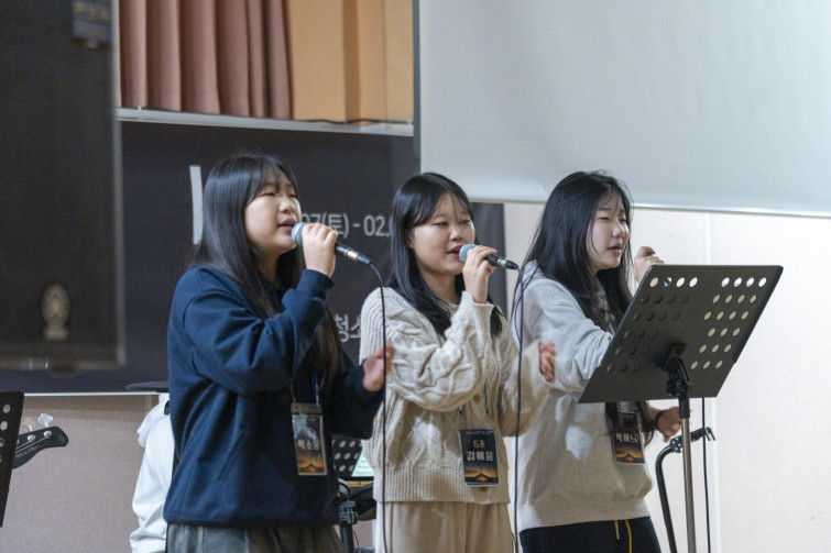 YTo1ODp7czo4OiJGaWxlTmFtZSI7czo0MDoiZjE4ZDA1Y2ItZTQxZC00ODkwLWJjYzgtYmJkNGI0YzdkZTQyLmpwZyI7czoxMjoiRmlsZURhdGVUaW1lIjtpOjE3NzA3MDQyMDc7czo4OiJGaWxlU2l6ZSI7aToxMzc1NzM5O3M6ODoiRmlsZVR5cGUiO2k6MjtzOjg6Ik1pbWVUeXBlIjtzOjEwOiJpbWFnZS9qcGVnIjtzOjEzOiJTZWN0aW9uc0ZvdW5kIjtzOjMwOiJBTllfVEFHLCBJRkQwLCBUSFVNQk5BSUwsIEVYSUYiO3M6ODoiQ09NUFVURUQiO2E6OTp7czo0OiJodG1sIjtzOjI2OiJ3aWR0aD0iMTc1MiIgaGVpZ2h0PSIxMTY4IiI7czo2OiJIZWlnaHQiO2k6MTE2ODtzOjU6IldpZHRoIjtpOjE3NTI7czo3OiJJc0NvbG9yIjtpOjE7czoxNzoiQnl0ZU9yZGVyTW90b3JvbGEiO2k6MDtzOjE1OiJBcGVydHVyZUZOdW1iZXIiO3M6NToiZi80LjAiO3M6OToiQ29weXJpZ2h0IjtzOjQ6IllBQkMiO3M6MTg6IlRodW1ibmFpbC5GaWxlVHlwZSI7aToyO3M6MTg6IlRodW1ibmFpbC5NaW1lVHlwZSI7czoxMDoiaW1hZ2UvanBlZyI7fXM6NDoiTWFrZSI7czo0OiJTT05ZIjtzOjU6Ik1vZGVsIjtzOjg6IklMQ0UtN000IjtzOjExOiJYUmVzb2x1dGlvbiI7czo1OiIyNDAvMSI7czoxMToiWVJlc29sdXRpb24iO3M6NToiMjQwLzEiO3M6MTQ6IlJlc29sdXRpb25Vbml0IjtpOjI7czo4OiJTb2Z0d2FyZSI7czo1MjoiQWRvYmUgUGhvdG9zaG9wIExpZ2h0cm9vbSBDbGFzc2ljIDE1LjEuMSAoTWFjaW50b3NoKSI7czo4OiJEYXRlVGltZSI7czoxOToiMjAyNjowMjoxMCAxNDo1MToxOCI7czo2OiJBcnRpc3QiO3M6NzoiWUFCQ19TRyI7czo5OiJDb3B5cmlnaHQiO3M6NDoiWUFCQyI7czoxNjoiRXhpZl9JRkRfUG9pbnRlciI7aToyNTQ7czo5OiJUSFVNQk5BSUwiO2E6Njp7czoxMToiQ29tcHJlc3Npb24iO2k6NjtzOjExOiJYUmVzb2x1dGlvbiI7czo0OiI3Mi8xIjtzOjExOiJZUmVzb2x1dGlvbiI7czo0OiI3Mi8xIjtzOjE0OiJSZXNvbHV0aW9uVW5pdCI7aToyO3M6MjE6IkpQRUdJbnRlcmNoYW5nZUZvcm1hdCI7aToxMDQwO3M6Mjc6IkpQRUdJbnRlcmNoYW5nZUZvcm1hdExlbmd0aCI7aToxMjg4NTt9czoxMjoiRXhwb3N1cmVUaW1lIjtzOjQ6IjEvODAiO3M6NzoiRk51bWJlciI7czozOiI0LzEiO3M6MTU6IkV4cG9zdXJlUHJvZ3JhbSI7aToxO3M6MTU6IklTT1NwZWVkUmF0aW5ncyI7aToxMjUwO3M6MTk6IlVuZGVmaW5lZFRhZzoweDg4MzAiO2k6MjtzOjE5OiJVbmRlZmluZWRUYWc6MHg4ODMyIjtpOjEyNTA7czoxMToiRXhpZlZlcnNpb24iO3M6NDoiMDIzMiI7czoxNjoiRGF0ZVRpbWVPcmlnaW5hbCI7czoxOToiMjAyNjowMjowNyAxOTo0MTo0MCI7czoxNzoiRGF0ZVRpbWVEaWdpdGl6ZWQiO3M6MTk6IjIwMjY6MDI6MDcgMTk6NDE6NDAiO3M6MTk6IlVuZGVmaW5lZFRhZzoweDkwMTAiO3M6NjoiKzA5OjAwIjtzOjE5OiJVbmRlZmluZWRUYWc6MHg5MDExIjtzOjY6IiswOTowMCI7czoxOToiVW5kZWZpbmVkVGFnOjB4OTAxMiI7czo2OiIrMDk6MDAiO3M6MTc6IlNodXR0ZXJTcGVlZFZhbHVlIjtzOjE1OiI2MzIxOTI4LzEwMDAwMDAiO3M6MTM6IkFwZXJ0dXJlVmFsdWUiO3M6MzoiNC8xIjtzOjE1OiJCcmlnaHRuZXNzVmFsdWUiO3M6MTA6Ii0yODM2LzI1NjAiO3M6MTc6IkV4cG9zdXJlQmlhc1ZhbHVlIjtzOjQ6IjAvMTAiO3M6MTY6Ik1heEFwZXJ0dXJlVmFsdWUiO3M6ODoiMTAyNC8yNTYiO3M6MTI6Ik1ldGVyaW5nTW9kZSI7aTo1O3M6MTE6IkxpZ2h0U291cmNlIjtpOjA7czo1OiJGbGFzaCI7aToxNjtzOjExOiJGb2NhbExlbmd0aCI7czo3OiIxMTkwLzEwIjtzOjE4OiJTdWJTZWNUaW1lT3JpZ2luYWwiO3M6MzoiMTQ2IjtzOjE5OiJTdWJTZWNUaW1lRGlnaXRpemVkIjtzOjM6IjE0NiI7czoxMDoiQ29sb3JTcGFjZSI7aTo2NTUzNTtzOjIxOiJGb2NhbFBsYW5lWFJlc29sdXRpb24iO3M6MTQ6IjY0NDQ5MzM5LzMyNzY4IjtzOjIxOiJGb2NhbFBsYW5lWVJlc29sdXRpb24iO3M6MTQ6IjY0NDQ5MzM5LzMyNzY4IjtzOjI0OiJGb2NhbFBsYW5lUmVzb2x1dGlvblVuaXQiO2k6MztzOjEwOiJGaWxlU291cmNlIjtzOjE6IgMiO3M6OToiU2NlbmVUeXBlIjtzOjE6IgEiO3M6MTQ6IkN1c3RvbVJlbmRlcmVkIjtpOjA7czoxMjoiRXhwb3N1cmVNb2RlIjtpOjE7czoxMjoiV2hpdGVCYWxhbmNlIjtpOjA7czoxNjoiRGlnaXRhbFpvb21SYXRpbyI7czo1OiIxNi8xNiI7czoyMToiRm9jYWxMZW5ndGhJbjM1bW1GaWxtIjtpOjExOTtzOjE2OiJTY2VuZUNhcHR1cmVUeXBlIjtpOjA7czo4OiJDb250cmFzdCI7aToxO3M6MTA6IlNhdHVyYXRpb24iO2k6MTtzOjk6IlNoYXJwbmVzcyI7aTowO3M6MTk6IlVuZGVmaW5lZFRhZzoweEE0MzIiO2E6NDp7aTowO3M6NjoiNzAwLzEwIjtpOjE7czo3OiIyMDAwLzEwIjtpOjI7czo1OiI0MC8xMCI7aTozO3M6NToiNDAvMTAiO31zOjE5OiJVbmRlZmluZWRUYWc6MHhBNDM0IjtzOjIwOiJGRSA3MC0yMDBtbSBGNCBHIE9TUyI7fQ==