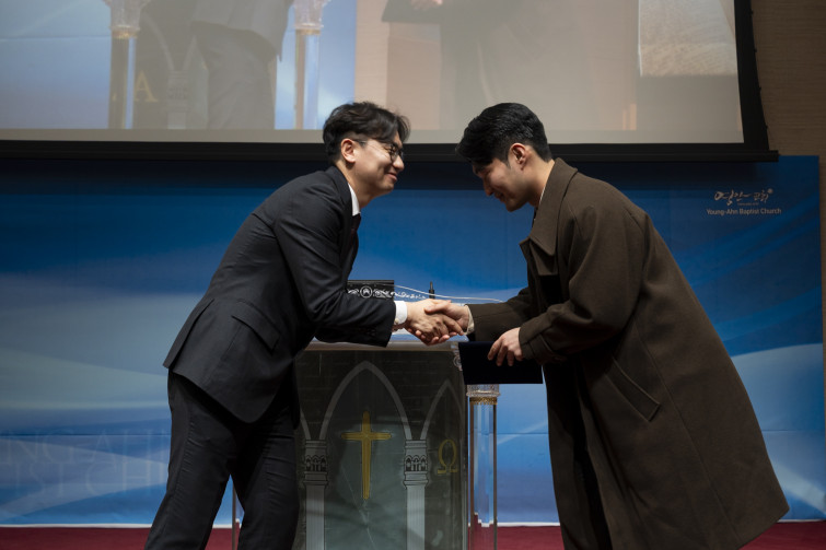 YTo1ODp7czo4OiJGaWxlTmFtZSI7czo0MDoiZmMyYzA0NGQtMzYzMy00MTVmLTliNWYtYTM1ODBkM2QzMDk0LmpwZyI7czoxMjoiRmlsZURhdGVUaW1lIjtpOjE3Njk1NzgyMTY7czo4OiJGaWxlU2l6ZSI7aTo5MzE0NzA7czo4OiJGaWxlVHlwZSI7aToyO3M6ODoiTWltZVR5cGUiO3M6MTA6ImltYWdlL2pwZWciO3M6MTM6IlNlY3Rpb25zRm91bmQiO3M6MzA6IkFOWV9UQUcsIElGRDAsIFRIVU1CTkFJTCwgRVhJRiI7czo4OiJDT01QVVRFRCI7YTo5OntzOjQ6Imh0bWwiO3M6MjY6IndpZHRoPSIxNzAxIiBoZWlnaHQ9IjExMzQiIjtzOjY6IkhlaWdodCI7aToxMTM0O3M6NToiV2lkdGgiO2k6MTcwMTtzOjc6IklzQ29sb3IiO2k6MTtzOjE3OiJCeXRlT3JkZXJNb3Rvcm9sYSI7aTowO3M6MTU6IkFwZXJ0dXJlRk51bWJlciI7czo1OiJmLzYuMyI7czo5OiJDb3B5cmlnaHQiO3M6NDoiWUFCQyI7czoxODoiVGh1bWJuYWlsLkZpbGVUeXBlIjtpOjI7czoxODoiVGh1bWJuYWlsLk1pbWVUeXBlIjtzOjEwOiJpbWFnZS9qcGVnIjt9czo0OiJNYWtlIjtzOjQ6IlNPTlkiO3M6NToiTW9kZWwiO3M6ODoiSUxDRS03TTQiO3M6MTE6IlhSZXNvbHV0aW9uIjtzOjU6IjI0MC8xIjtzOjExOiJZUmVzb2x1dGlvbiI7czo1OiIyNDAvMSI7czoxNDoiUmVzb2x1dGlvblVuaXQiO2k6MjtzOjg6IlNvZnR3YXJlIjtzOjUyOiJBZG9iZSBQaG90b3Nob3AgTGlnaHRyb29tIENsYXNzaWMgMTUuMS4xIChNYWNpbnRvc2gpIjtzOjg6IkRhdGVUaW1lIjtzOjE5OiIyMDI2OjAxOjI4IDE0OjI4OjQxIjtzOjY6IkFydGlzdCI7czo3OiJZQUJDX1NHIjtzOjk6IkNvcHlyaWdodCI7czo0OiJZQUJDIjtzOjE2OiJFeGlmX0lGRF9Qb2ludGVyIjtpOjI1NDtzOjk6IlRIVU1CTkFJTCI7YTo2OntzOjExOiJDb21wcmVzc2lvbiI7aTo2O3M6MTE6IlhSZXNvbHV0aW9uIjtzOjQ6IjcyLzEiO3M6MTE6IllSZXNvbHV0aW9uIjtzOjQ6IjcyLzEiO3M6MTQ6IlJlc29sdXRpb25Vbml0IjtpOjI7czoyMToiSlBFR0ludGVyY2hhbmdlRm9ybWF0IjtpOjEwNDA7czoyNzoiSlBFR0ludGVyY2hhbmdlRm9ybWF0TGVuZ3RoIjtpOjExMDgyO31zOjEyOiJFeHBvc3VyZVRpbWUiO3M6NToiMS8xMDAiO3M6NzoiRk51bWJlciI7czo1OiI2My8xMCI7czoxNToiRXhwb3N1cmVQcm9ncmFtIjtpOjE7czoxNToiSVNPU3BlZWRSYXRpbmdzIjtpOjQwMDtzOjE5OiJVbmRlZmluZWRUYWc6MHg4ODMwIjtpOjI7czoxOToiVW5kZWZpbmVkVGFnOjB4ODgzMiI7aTo0MDA7czoxMToiRXhpZlZlcnNpb24iO3M6NDoiMDIzMiI7czoxNjoiRGF0ZVRpbWVPcmlnaW5hbCI7czoxOToiMjAyNjowMToyNSAxNjoxMDozOCI7czoxNzoiRGF0ZVRpbWVEaWdpdGl6ZWQiO3M6MTk6IjIwMjY6MDE6MjUgMTY6MTA6MzgiO3M6MTk6IlVuZGVmaW5lZFRhZzoweDkwMTAiO3M6NjoiKzA5OjAwIjtzOjE5OiJVbmRlZmluZWRUYWc6MHg5MDExIjtzOjY6IiswOTowMCI7czoxOToiVW5kZWZpbmVkVGFnOjB4OTAxMiI7czo2OiIrMDk6MDAiO3M6MTc6IlNodXR0ZXJTcGVlZFZhbHVlIjtzOjE1OiI2NjQzODU2LzEwMDAwMDAiO3M6MTM6IkFwZXJ0dXJlVmFsdWUiO3M6MTU6IjUzMTA3MDQvMTAwMDAwMCI7czoxNToiQnJpZ2h0bmVzc1ZhbHVlIjtzOjk6Ijc4NTQvMjU2MCI7czoxNzoiRXhwb3N1cmVCaWFzVmFsdWUiO3M6NDoiMC8xMCI7czoxNjoiTWF4QXBlcnR1cmVWYWx1ZSI7czo3OiI3NjAvMjU2IjtzOjEyOiJNZXRlcmluZ01vZGUiO2k6NTtzOjExOiJMaWdodFNvdXJjZSI7aTowO3M6NToiRmxhc2giO2k6MTY7czoxMToiRm9jYWxMZW5ndGgiO3M6NjoiNTMwLzEwIjtzOjE4OiJTdWJTZWNUaW1lT3JpZ2luYWwiO3M6MzoiNzMzIjtzOjE5OiJTdWJTZWNUaW1lRGlnaXRpemVkIjtzOjM6IjczMyI7czoxMDoiQ29sb3JTcGFjZSI7aTo2NTUzNTtzOjIxOiJGb2NhbFBsYW5lWFJlc29sdXRpb24iO3M6MTQ6IjY0NDQ5MzM5LzMyNzY4IjtzOjIxOiJGb2NhbFBsYW5lWVJlc29sdXRpb24iO3M6MTQ6IjY0NDQ5MzM5LzMyNzY4IjtzOjI0OiJGb2NhbFBsYW5lUmVzb2x1dGlvblVuaXQiO2k6MztzOjEwOiJGaWxlU291cmNlIjtzOjE6IgMiO3M6OToiU2NlbmVUeXBlIjtzOjE6IgEiO3M6MTQ6IkN1c3RvbVJlbmRlcmVkIjtpOjA7czoxMjoiRXhwb3N1cmVNb2RlIjtpOjE7czoxMjoiV2hpdGVCYWxhbmNlIjtpOjA7czoxNjoiRGlnaXRhbFpvb21SYXRpbyI7czo1OiIxNi8xNiI7czoyMToiRm9jYWxMZW5ndGhJbjM1bW1GaWxtIjtpOjUzO3M6MTY6IlNjZW5lQ2FwdHVyZVR5cGUiO2k6MDtzOjg6IkNvbnRyYXN0IjtpOjE7czoxMDoiU2F0dXJhdGlvbiI7aToxO3M6OToiU2hhcnBuZXNzIjtpOjA7czoxOToiVW5kZWZpbmVkVGFnOjB4QTQzMiI7YTo0OntpOjA7czo2OiIyNDAvMTAiO2k6MTtzOjY6IjcwMC8xMCI7aToyO3M6NToiMjgvMTAiO2k6MztzOjU6IjI4LzEwIjt9czoxOToiVW5kZWZpbmVkVGFnOjB4QTQzNCI7czoyMToiRkUgMjQtNzBtbSBGMi44IEdNIElJIjt9