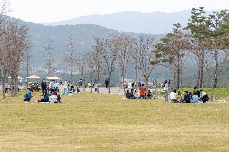 YTo1Njp7czo4OiJGaWxlTmFtZSI7czo0MDoiZmY0NTZlM2YtNjJmMi00YjcyLWFjYzMtY2M1MDU0YzFkMjg2LmpwZyI7czoxMjoiRmlsZURhdGVUaW1lIjtpOjE3MTI2Nzc3OTA7czo4OiJGaWxlU2l6ZSI7aTozMDczNzYzO3M6ODoiRmlsZVR5cGUiO2k6MjtzOjg6Ik1pbWVUeXBlIjtzOjEwOiJpbWFnZS9qcGVnIjtzOjEzOiJTZWN0aW9uc0ZvdW5kIjtzOjMwOiJBTllfVEFHLCBJRkQwLCBUSFVNQk5BSUwsIEVYSUYiO3M6ODoiQ09NUFVURUQiO2E6ODp7czo0OiJodG1sIjtzOjI2OiJ3aWR0aD0iNjM4NiIgaGVpZ2h0PSI0MjU3IiI7czo2OiJIZWlnaHQiO2k6NDI1NztzOjU6IldpZHRoIjtpOjYzODY7czo3OiJJc0NvbG9yIjtpOjE7czoxNzoiQnl0ZU9yZGVyTW90b3JvbGEiO2k6MDtzOjE1OiJBcGVydHVyZUZOdW1iZXIiO3M6NToiZi82LjMiO3M6MTg6IlRodW1ibmFpbC5GaWxlVHlwZSI7aToyO3M6MTg6IlRodW1ibmFpbC5NaW1lVHlwZSI7czoxMDoiaW1hZ2UvanBlZyI7fXM6NDoiTWFrZSI7czo0OiJTT05ZIjtzOjU6Ik1vZGVsIjtzOjg6IklMQ0UtN000IjtzOjExOiJYUmVzb2x1dGlvbiI7czo1OiIyNDAvMSI7czoxMToiWVJlc29sdXRpb24iO3M6NToiMjQwLzEiO3M6MTQ6IlJlc29sdXRpb25Vbml0IjtpOjI7czo4OiJTb2Z0d2FyZSI7czo1MDoiQWRvYmUgUGhvdG9zaG9wIExpZ2h0cm9vbSBDbGFzc2ljIDEzLjIgKE1hY2ludG9zaCkiO3M6ODoiRGF0ZVRpbWUiO3M6MTk6IjIwMjQ6MDM6MzEgMjE6NTA6NTUiO3M6MTY6IkV4aWZfSUZEX1BvaW50ZXIiO2k6MjE0O3M6OToiVEhVTUJOQUlMIjthOjY6e3M6MTE6IkNvbXByZXNzaW9uIjtpOjY7czoxMToiWFJlc29sdXRpb24iO3M6NDoiNzIvMSI7czoxMToiWVJlc29sdXRpb24iO3M6NDoiNzIvMSI7czoxNDoiUmVzb2x1dGlvblVuaXQiO2k6MjtzOjIxOiJKUEVHSW50ZXJjaGFuZ2VGb3JtYXQiO2k6MTAwMDtzOjI3OiJKUEVHSW50ZXJjaGFuZ2VGb3JtYXRMZW5ndGgiO2k6MTI4OTE7fXM6MTI6IkV4cG9zdXJlVGltZSI7czo1OiIxLzI1MCI7czo3OiJGTnVtYmVyIjtzOjU6IjYzLzEwIjtzOjE1OiJFeHBvc3VyZVByb2dyYW0iO2k6MTtzOjE1OiJJU09TcGVlZFJhdGluZ3MiO2k6MTI1O3M6MTk6IlVuZGVmaW5lZFRhZzoweDg4MzAiO2k6MjtzOjE5OiJVbmRlZmluZWRUYWc6MHg4ODMyIjtpOjEyNTtzOjExOiJFeGlmVmVyc2lvbiI7czo0OiIwMjMyIjtzOjE2OiJEYXRlVGltZU9yaWdpbmFsIjtzOjE5OiIyMDI0OjAzOjMxIDE1OjI3OjQ1IjtzOjE3OiJEYXRlVGltZURpZ2l0aXplZCI7czoxOToiMjAyNDowMzozMSAxNToyNzo0NSI7czoxOToiVW5kZWZpbmVkVGFnOjB4OTAxMCI7czo2OiIrMDk6MDAiO3M6MTk6IlVuZGVmaW5lZFRhZzoweDkwMTEiO3M6NjoiKzA5OjAwIjtzOjE5OiJVbmRlZmluZWRUYWc6MHg5MDEyIjtzOjY6IiswOTowMCI7czoxNzoiU2h1dHRlclNwZWVkVmFsdWUiO3M6MTU6Ijc5NjU3ODQvMTAwMDAwMCI7czoxMzoiQXBlcnR1cmVWYWx1ZSI7czoxNToiNTMxMDcwNC8xMDAwMDAwIjtzOjE1OiJCcmlnaHRuZXNzVmFsdWUiO3M6MTA6IjIyMTg0LzI1NjAiO3M6MTc6IkV4cG9zdXJlQmlhc1ZhbHVlIjtzOjQ6IjAvMTAiO3M6MTY6Ik1heEFwZXJ0dXJlVmFsdWUiO3M6ODoiMTAyNC8yNTYiO3M6MTI6Ik1ldGVyaW5nTW9kZSI7aTo1O3M6MTE6IkxpZ2h0U291cmNlIjtpOjA7czo1OiJGbGFzaCI7aToxNjtzOjExOiJGb2NhbExlbmd0aCI7czo3OiIxMDUwLzEwIjtzOjE4OiJTdWJTZWNUaW1lT3JpZ2luYWwiO3M6MzoiMjQxIjtzOjE5OiJTdWJTZWNUaW1lRGlnaXRpemVkIjtzOjM6IjI0MSI7czoxMDoiQ29sb3JTcGFjZSI7aToxO3M6MjE6IkZvY2FsUGxhbmVYUmVzb2x1dGlvbiI7czoxNDoiNjQ0NDkzMzkvMzI3NjgiO3M6MjE6IkZvY2FsUGxhbmVZUmVzb2x1dGlvbiI7czoxNDoiNjQ0NDkzMzkvMzI3NjgiO3M6MjQ6IkZvY2FsUGxhbmVSZXNvbHV0aW9uVW5pdCI7aTozO3M6MTA6IkZpbGVTb3VyY2UiO3M6MToiAyI7czo5OiJTY2VuZVR5cGUiO3M6MToiASI7czoxNDoiQ3VzdG9tUmVuZGVyZWQiO2k6MDtzOjEyOiJFeHBvc3VyZU1vZGUiO2k6MTtzOjEyOiJXaGl0ZUJhbGFuY2UiO2k6MTtzOjE2OiJEaWdpdGFsWm9vbVJhdGlvIjtzOjU6IjE2LzE2IjtzOjIxOiJGb2NhbExlbmd0aEluMzVtbUZpbG0iO2k6MTA1O3M6MTY6IlNjZW5lQ2FwdHVyZVR5cGUiO2k6MDtzOjg6IkNvbnRyYXN0IjtpOjA7czoxMDoiU2F0dXJhdGlvbiI7aTowO3M6OToiU2hhcnBuZXNzIjtpOjA7czoxOToiVW5kZWZpbmVkVGFnOjB4QTQzMiI7YTo0OntpOjA7czo2OiIyNDAvMTAiO2k6MTtzOjc6IjEwNTAvMTAiO2k6MjtzOjU6IjQwLzEwIjtpOjM7czo1OiI0MC8xMCI7fXM6MTk6IlVuZGVmaW5lZFRhZzoweEE0MzQiO3M6MjA6IkZFIDI0LTEwNW1tIEY0IEcgT1NTIjt9